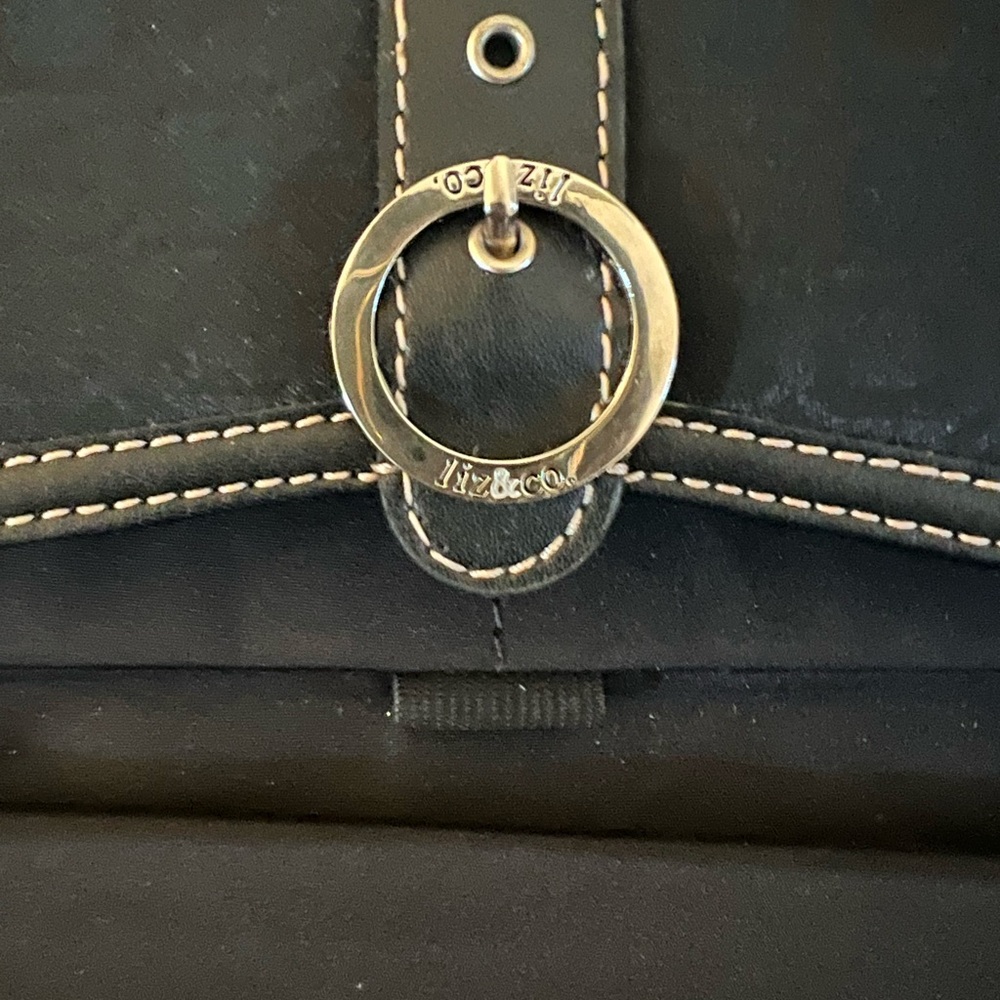 Liz Claiborne Black Wallet - Picture 3 of 8